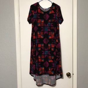 Gorgeous Lularoe Carly